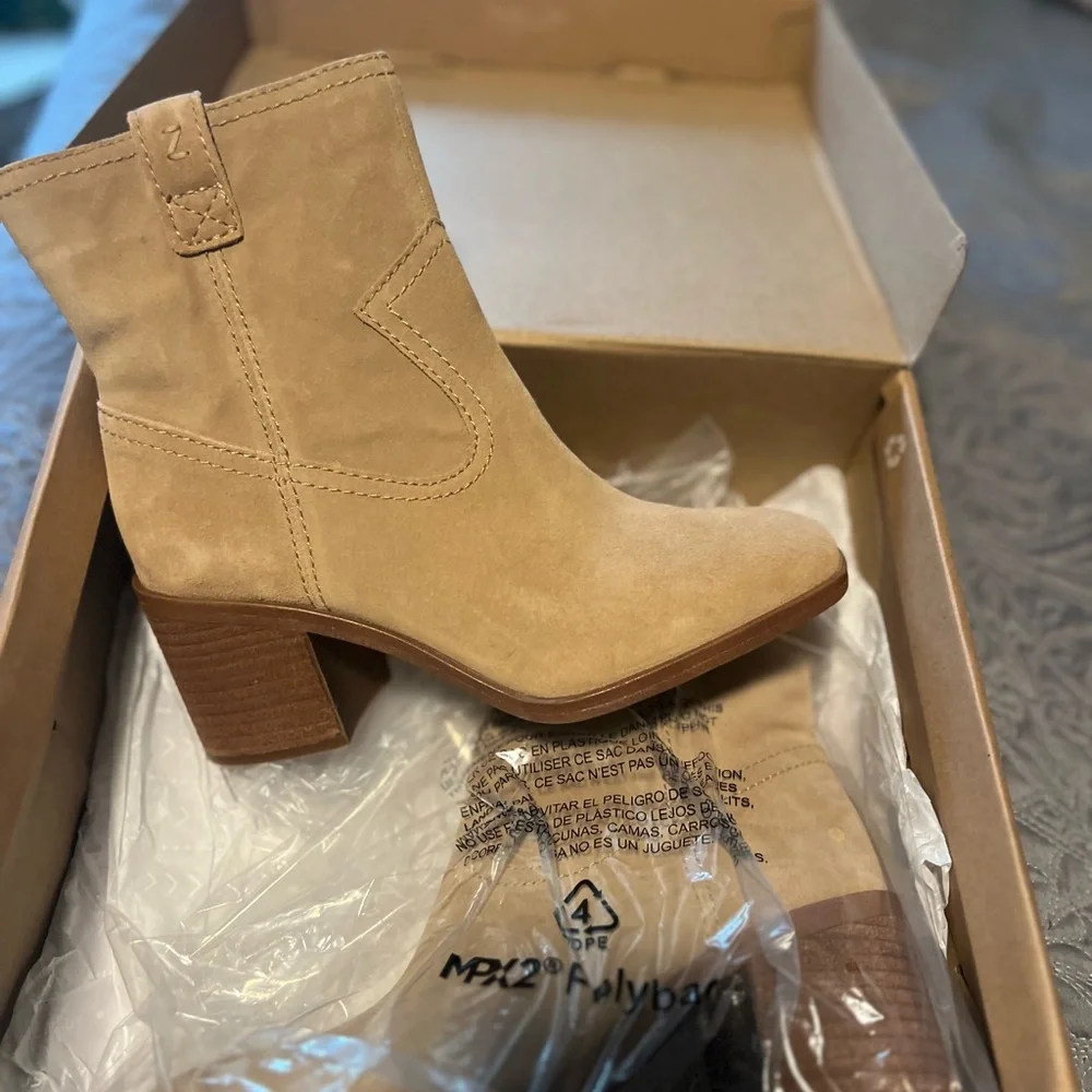 Tan booties - Picture 1 of 2